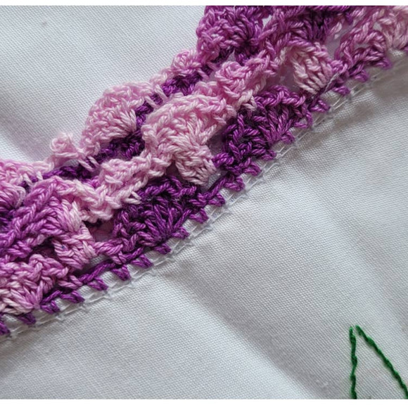 Hand Embroidered Table Runner Butterflies Crochet Edge - Picture 5 of 6